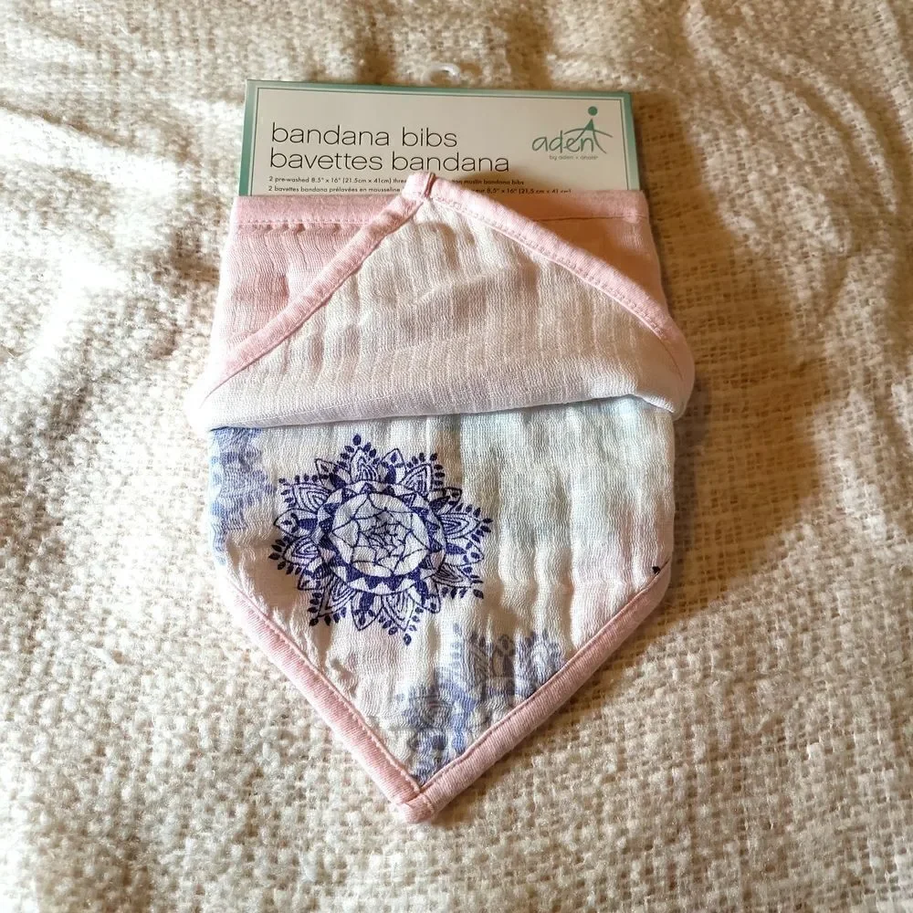 2 bandana bibs preached, 3 layered 100% muslin bandanabibsNWT